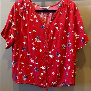 LIKE-NEW WOMEN’S BLOUSE